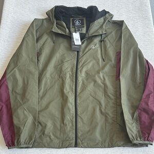Volcom Men's Water Resistant Windbreaker with Hood. NWT
